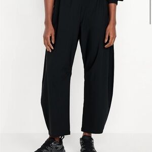 Old navy sleek tech barrel pants